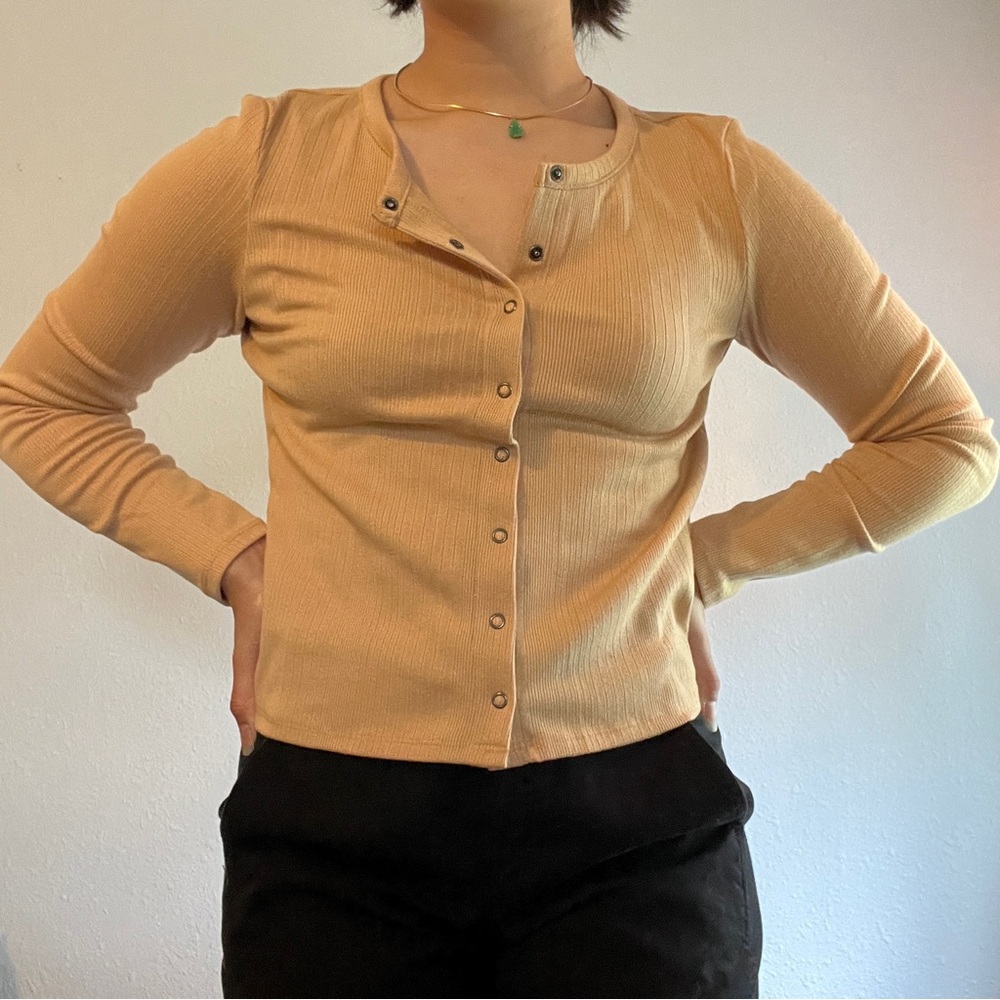 Button Up Top - Picture 6 of 6